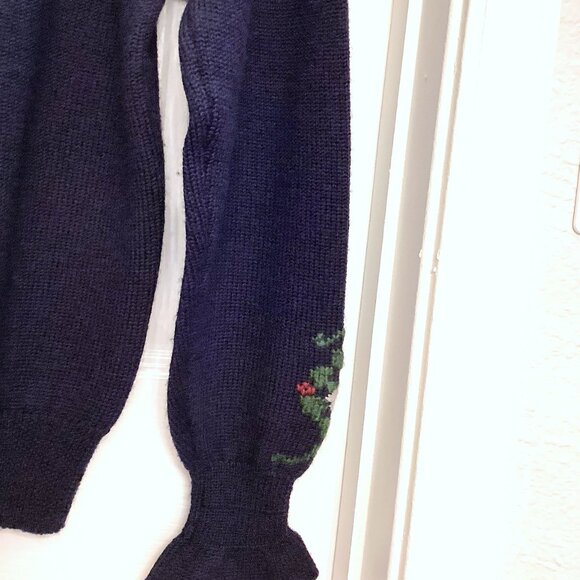 CottageCore! Vintage Wool Sweater with Floral Motif, Navy Embroidered, Small - Picture 8 of 9